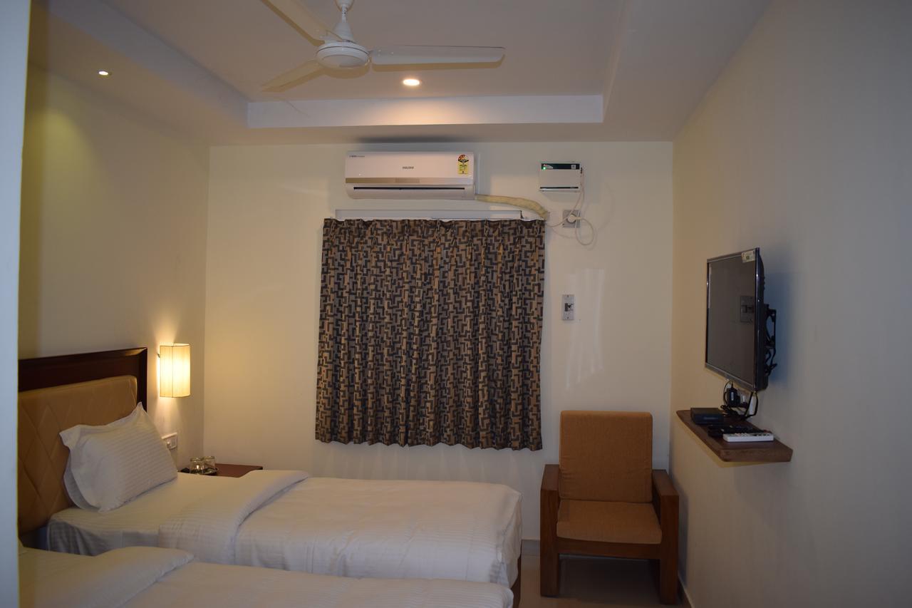 Ak Sea View Residency Hotel ปอนดิเชอรี ห้อง รูปภาพ