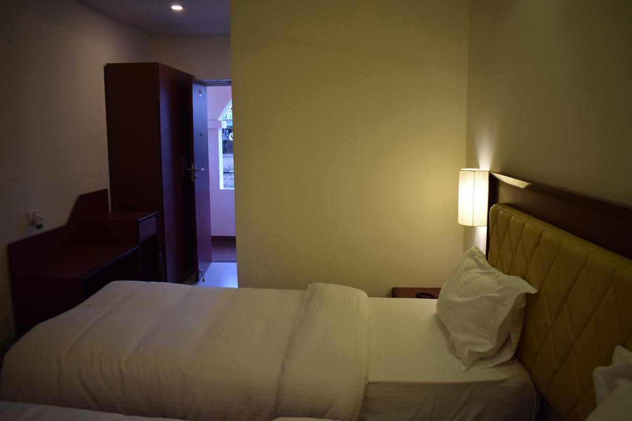 Ak Sea View Residency Hotel ปอนดิเชอรี ห้อง รูปภาพ