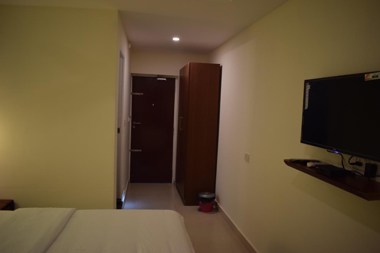 Ak Sea View Residency Hotel ปอนดิเชอรี ภายนอก รูปภาพ